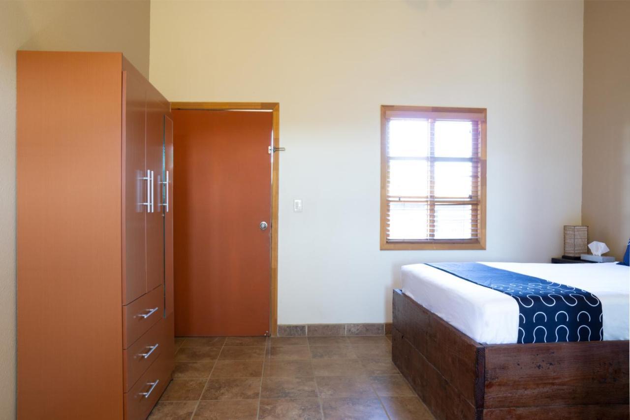 Capital O Hotel Villa Azura Tecate Esterno foto